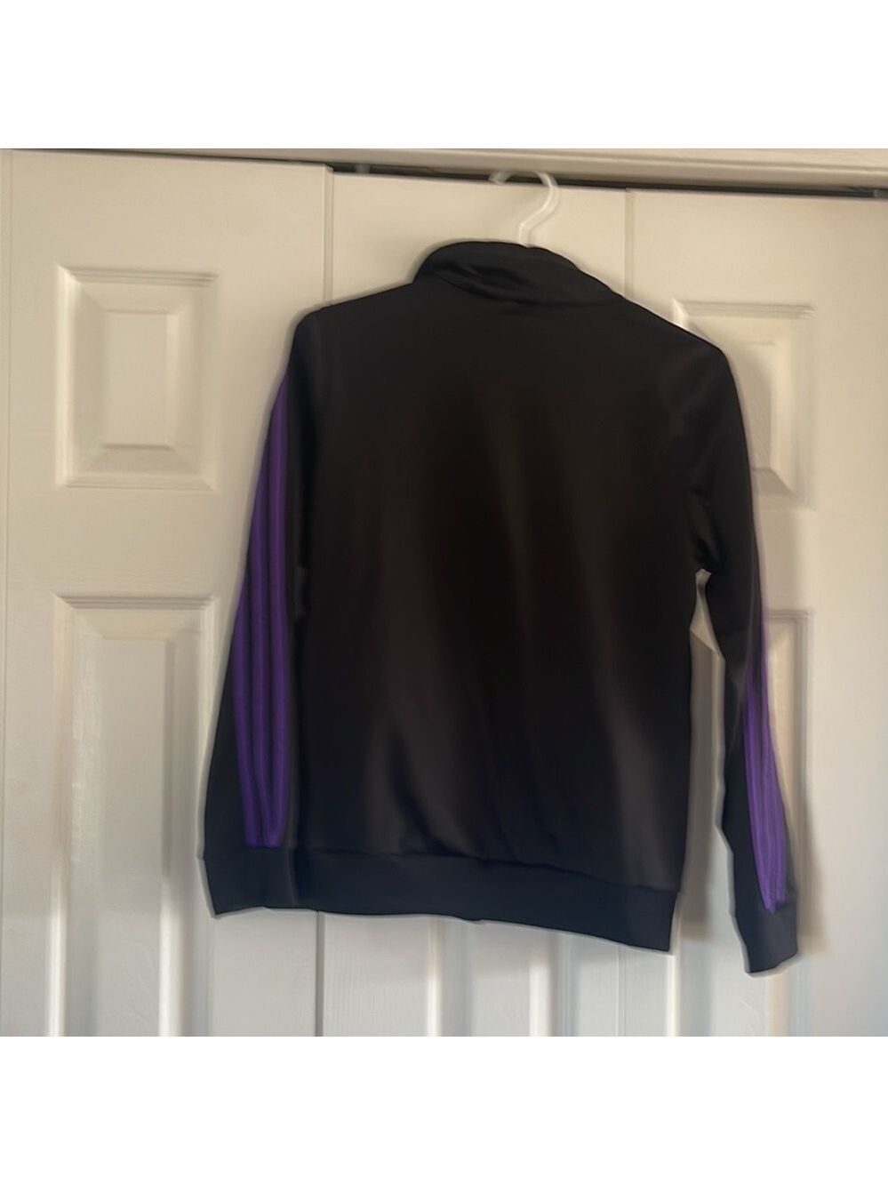 Adidas Jacket Size M🥰🥰 - Picture 2 of 3